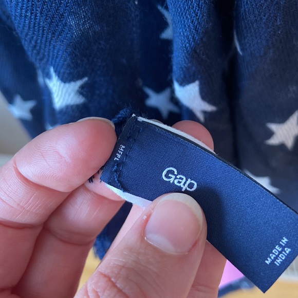 GAP pashmina scarf - Picture 2 of 3